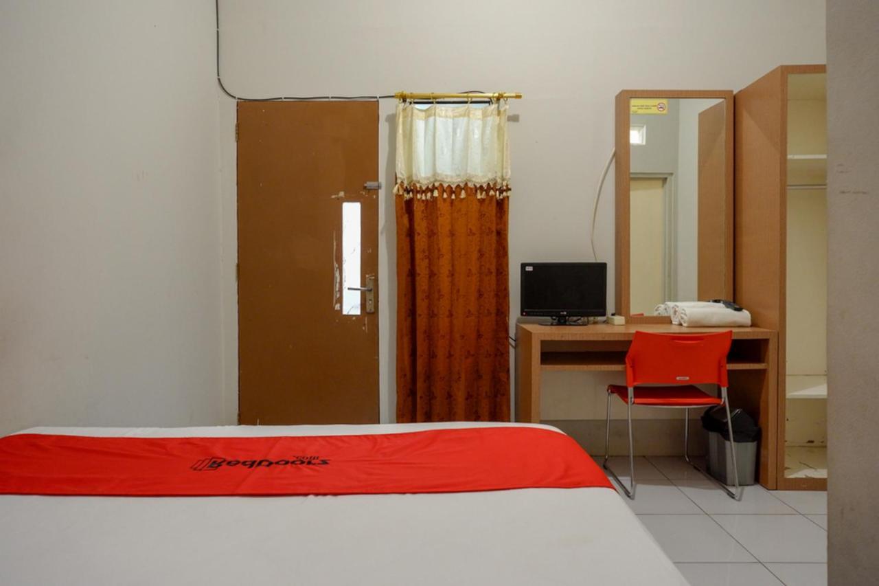 Reddoorz Near Stasiun Tawang Semarang Hotel Exterior photo
