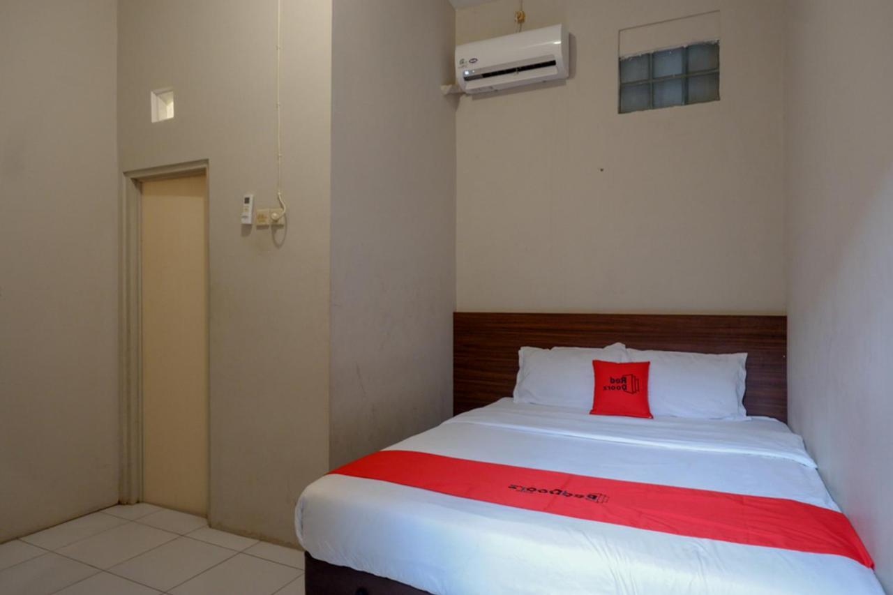 Reddoorz Near Stasiun Tawang Semarang Hotel Exterior photo